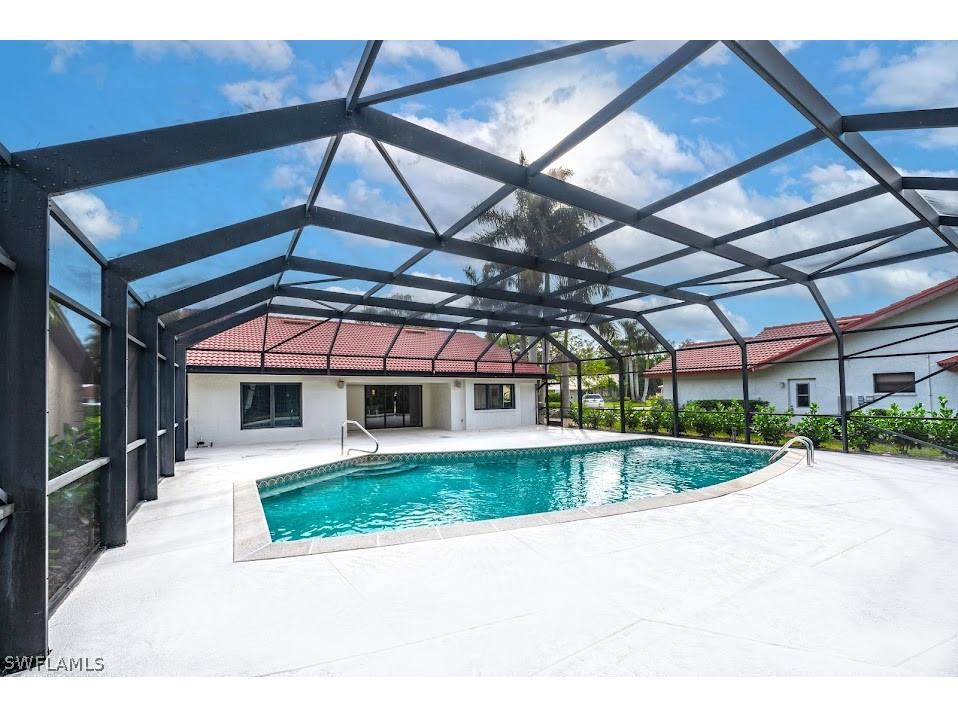 581 Country Walk Court Naples FL 34104 226005867 image2