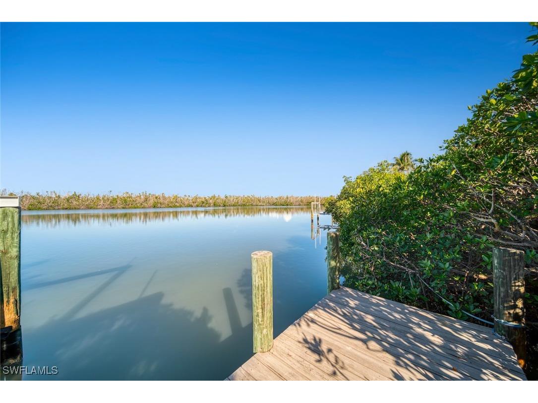 5810 Pine Tree Drive Sanibel FL 33957 225043260 image34