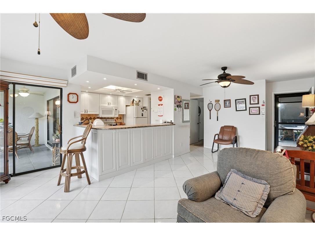 5810 Trailwinds Drive #912 Fort Myers FL 33907 2026005330 image4