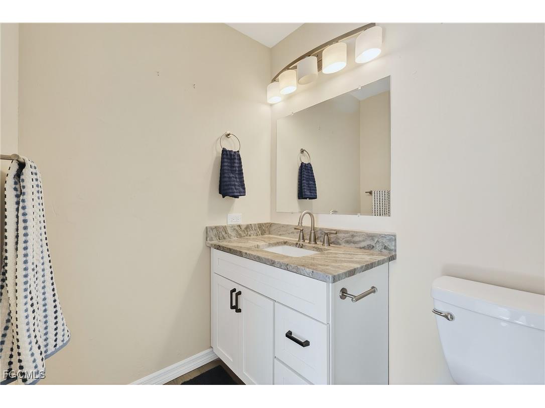 5811 Crystal Lake Lane #102 North Fort Myers FL 33917 2025018105 image11