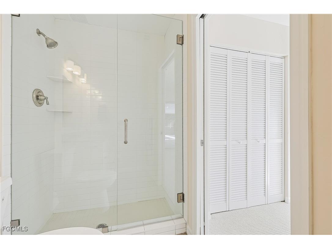 5811 Crystal Lake Lane #102 North Fort Myers FL 33917 2025018105 image12