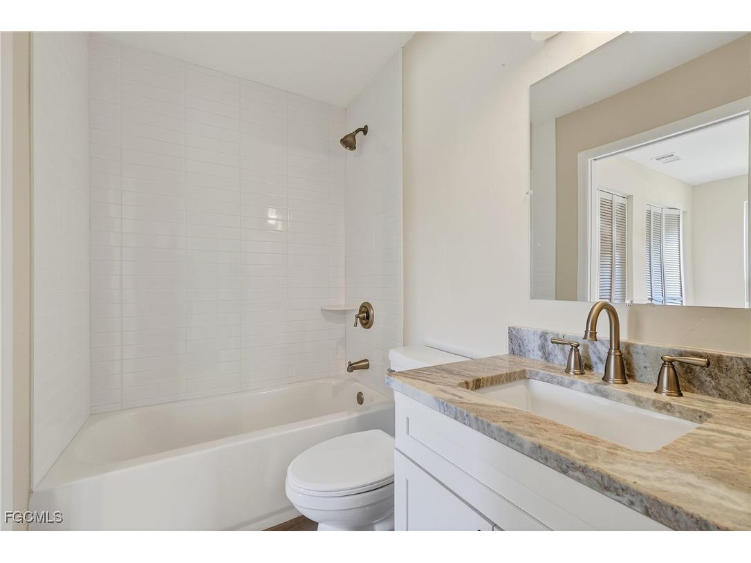 5811 Crystal Lake Lane #102 North Fort Myers FL 33917 2025018105 image17