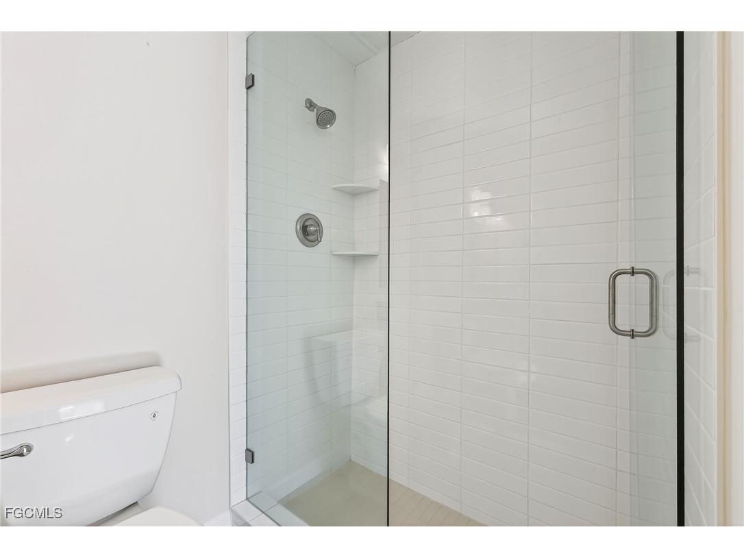 5811 Crystal Lake Lane #102 North Fort Myers FL 33917 2025018105 image24