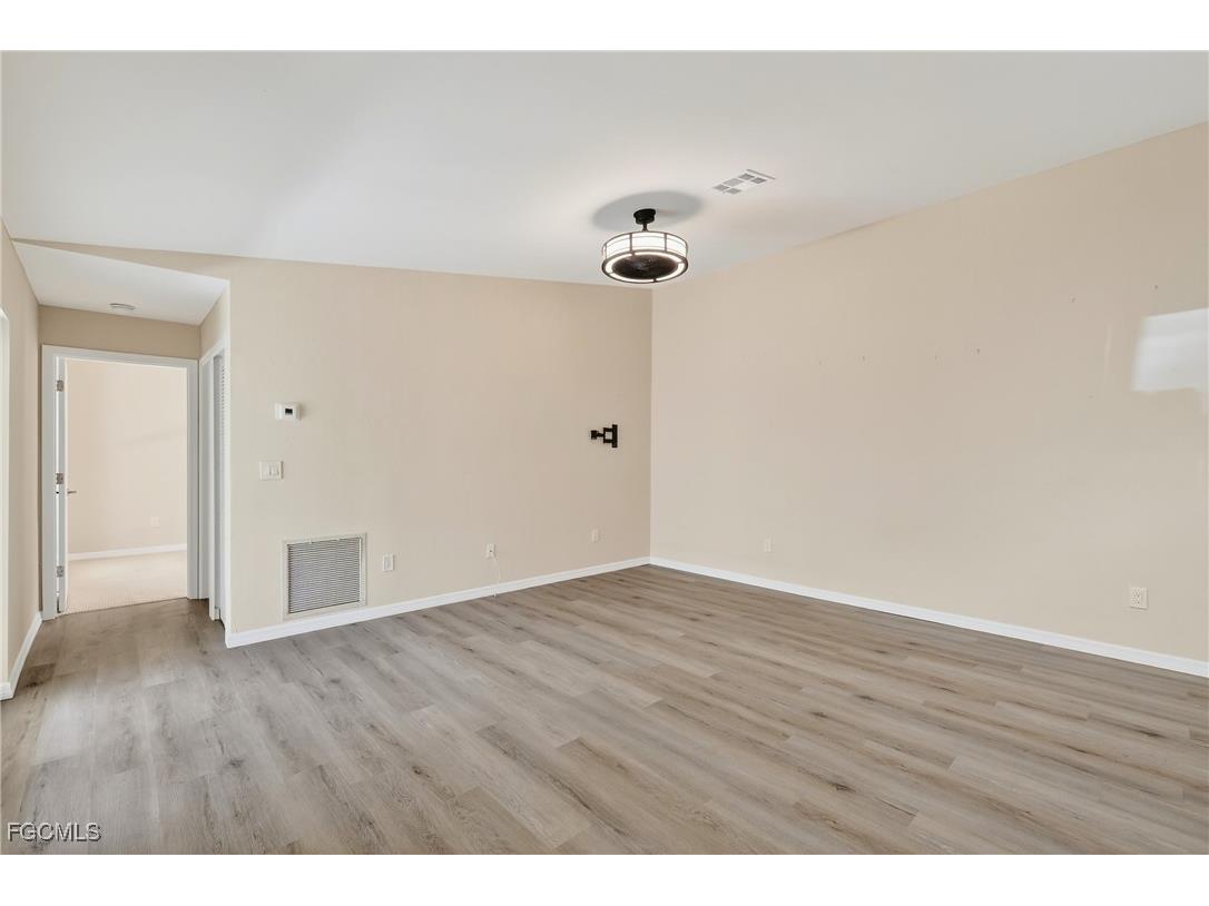 5811 Crystal Lake Lane #102 North Fort Myers FL 33917 2025018105 image5