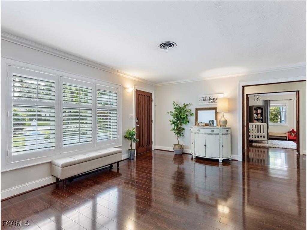 5812 Silvery Lane Fort Myers FL 33919 2025021413 image10