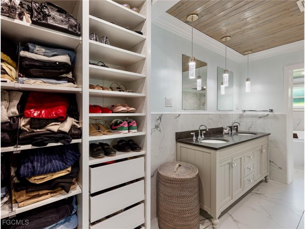 5812 Silvery Lane Fort Myers FL 33919 2025021413 image20