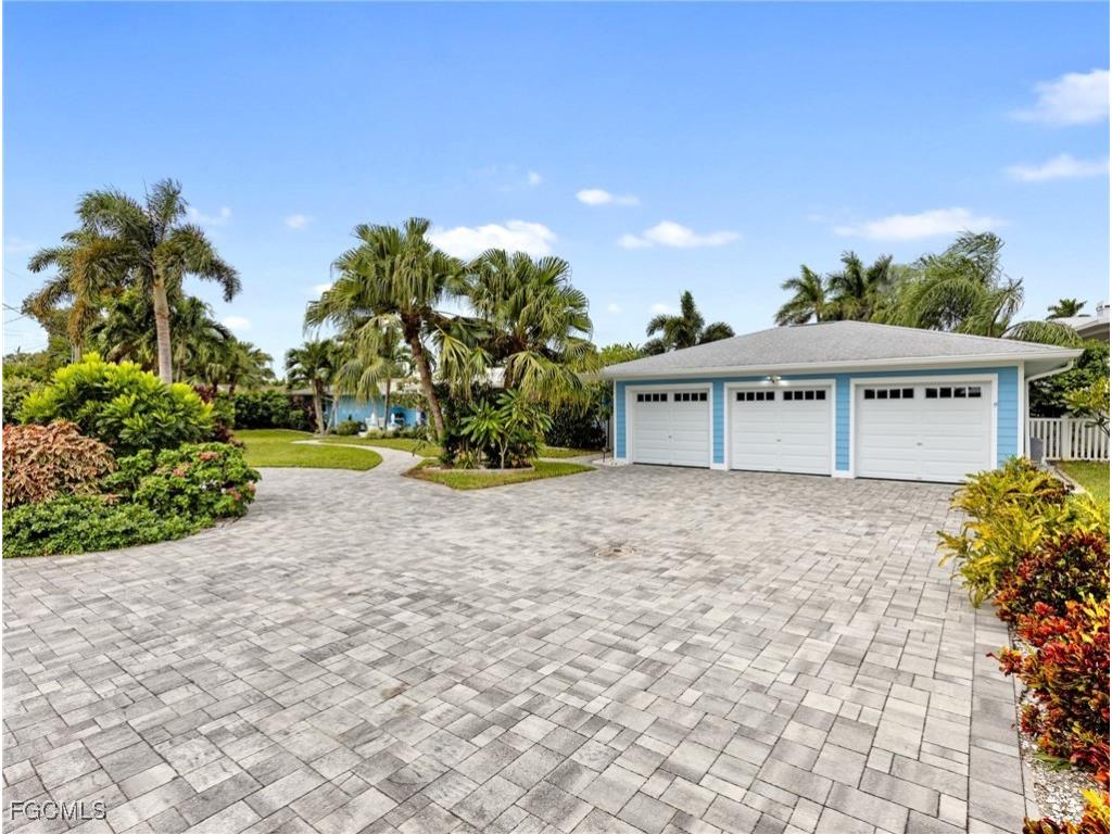 5812 Silvery Lane Fort Myers FL 33919 2025021413 image4