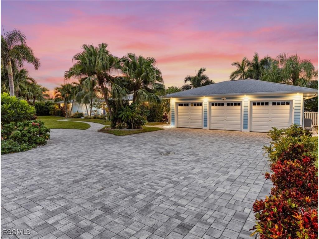 5812 Silvery Lane Fort Myers FL 33919 2025021413 image48