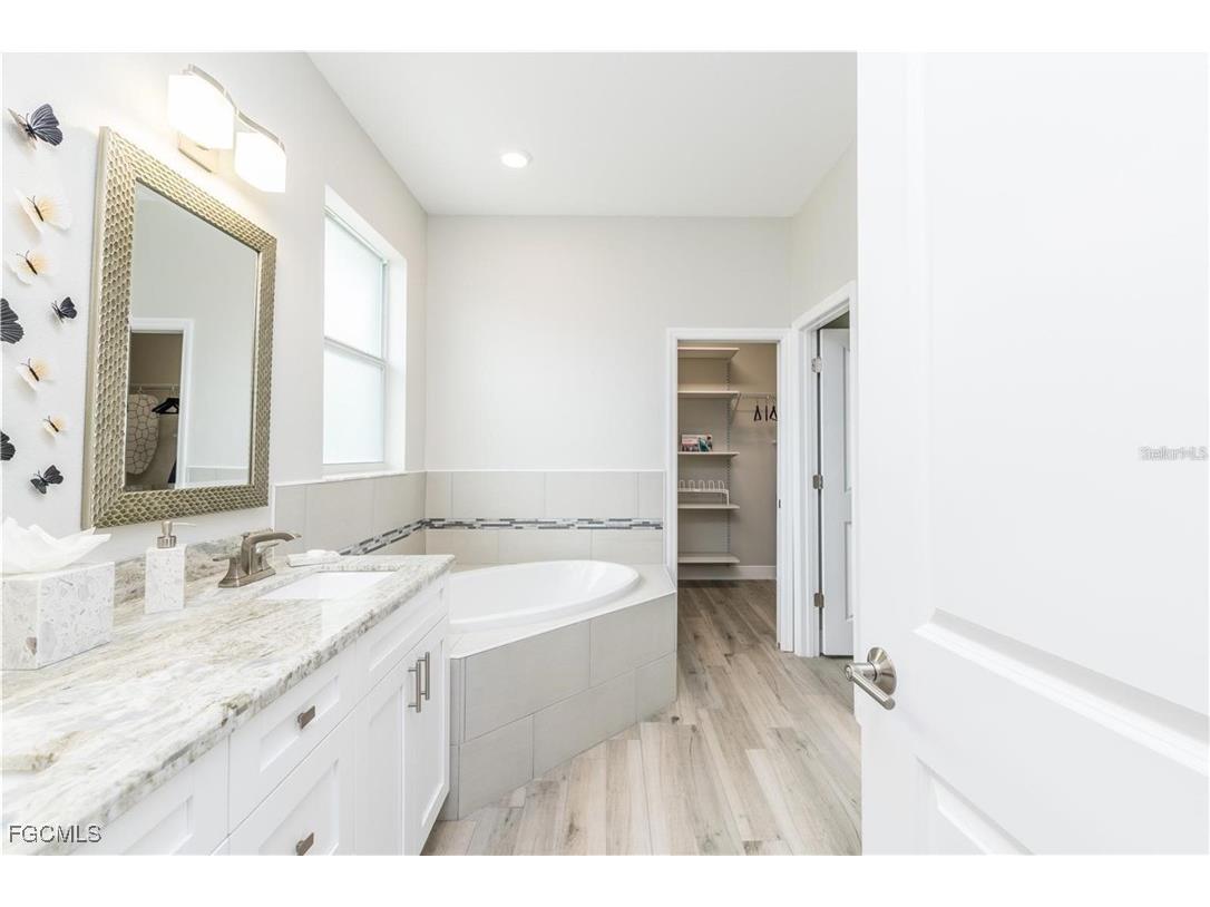 5816 Little River Drive Tampa FL 33615 2025005898 image13