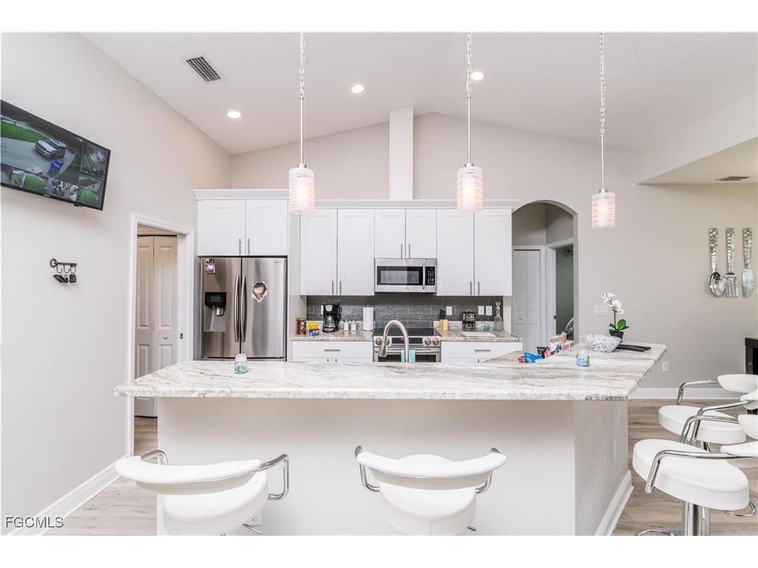 5816 Little River Drive Tampa FL 33615 2025005898 image8