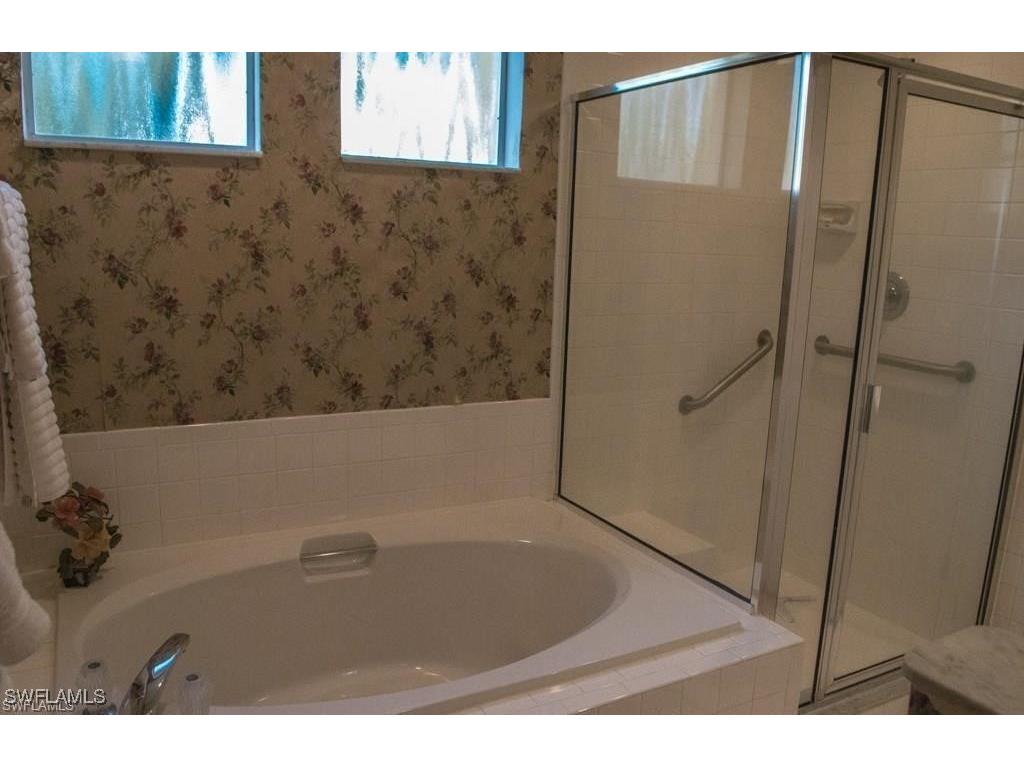5817 Glencove Drive #404 Naples FL 34108 225076940 image12