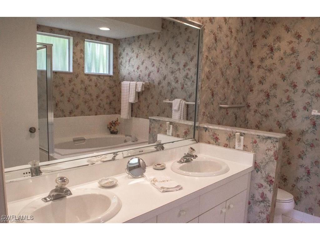 5817 Glencove Drive #404 Naples FL 34108 225076940 image13
