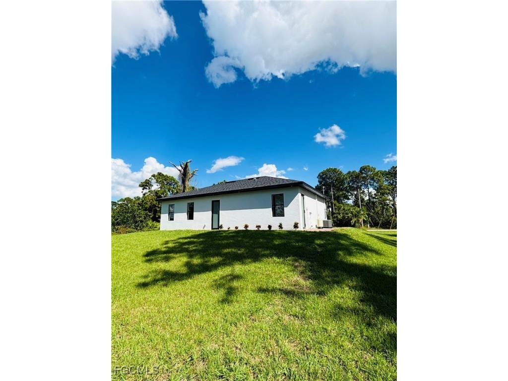 582 Eisenhower Boulevard Lehigh Acres FL 33974 2025016861 image33