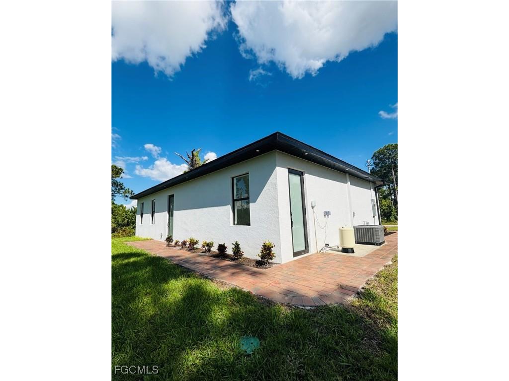 582 Eisenhower Boulevard Lehigh Acres FL 33974 2025016861 image35