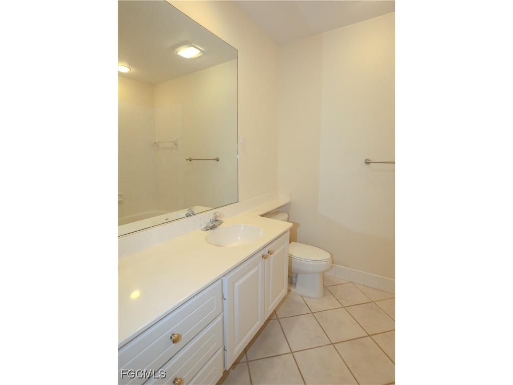 5823 Cove Circle #8 Naples FL 34119 2025014309 image18