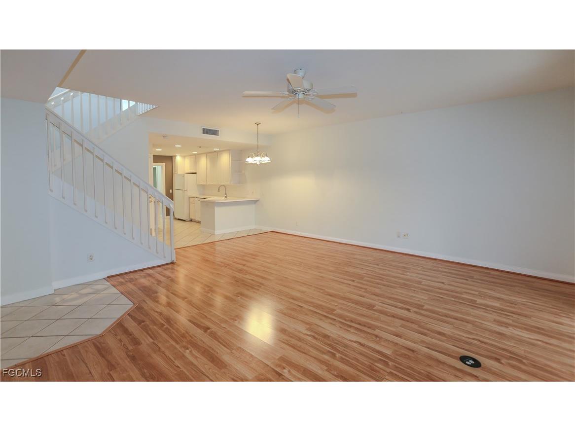 5823 Cove Circle #8 Naples FL 34119 2025014309 image3