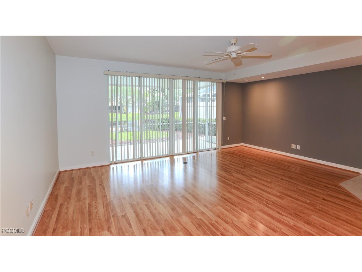 5823 Cove Circle #8 Naples FL 34119 2025014309 image4