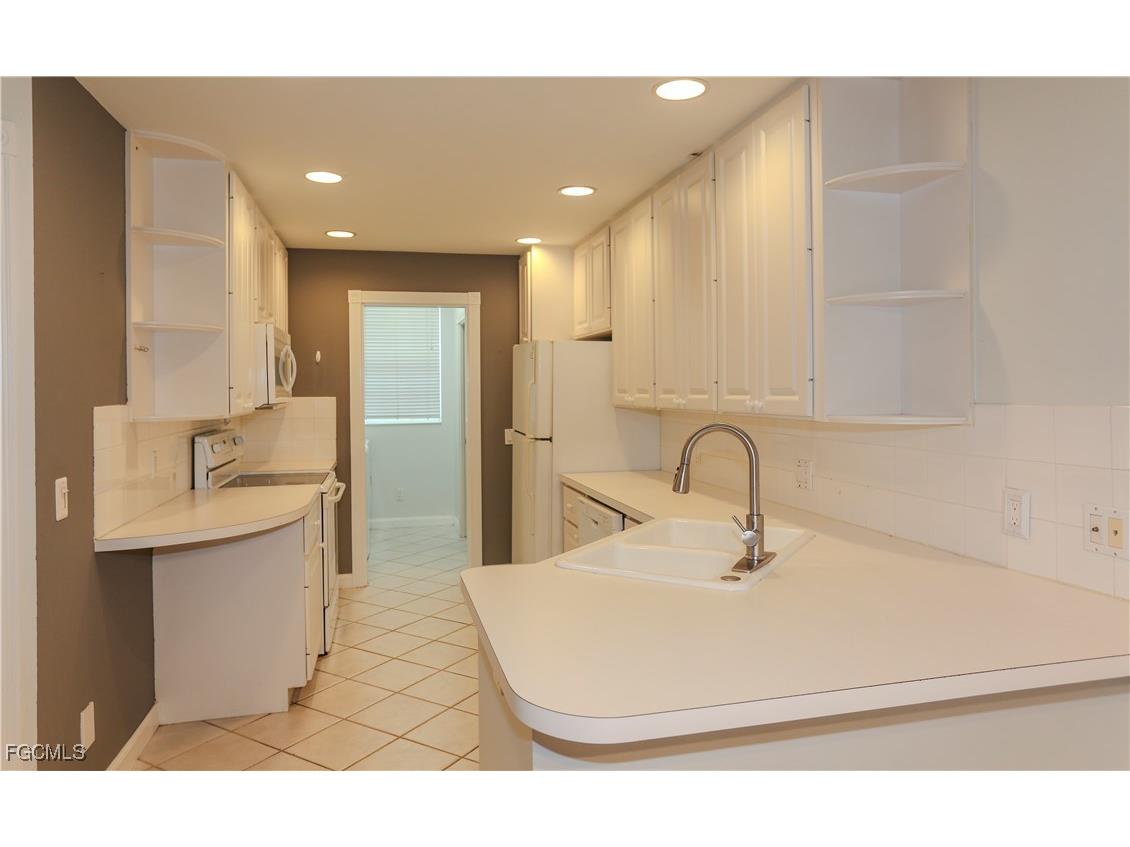 5823 Cove Circle #8 Naples FL 34119 2025014309 image5