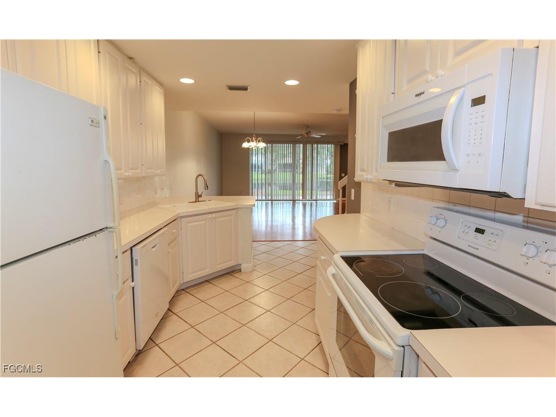 5823 Cove Circle #8 Naples FL 34119 2025014309 image7