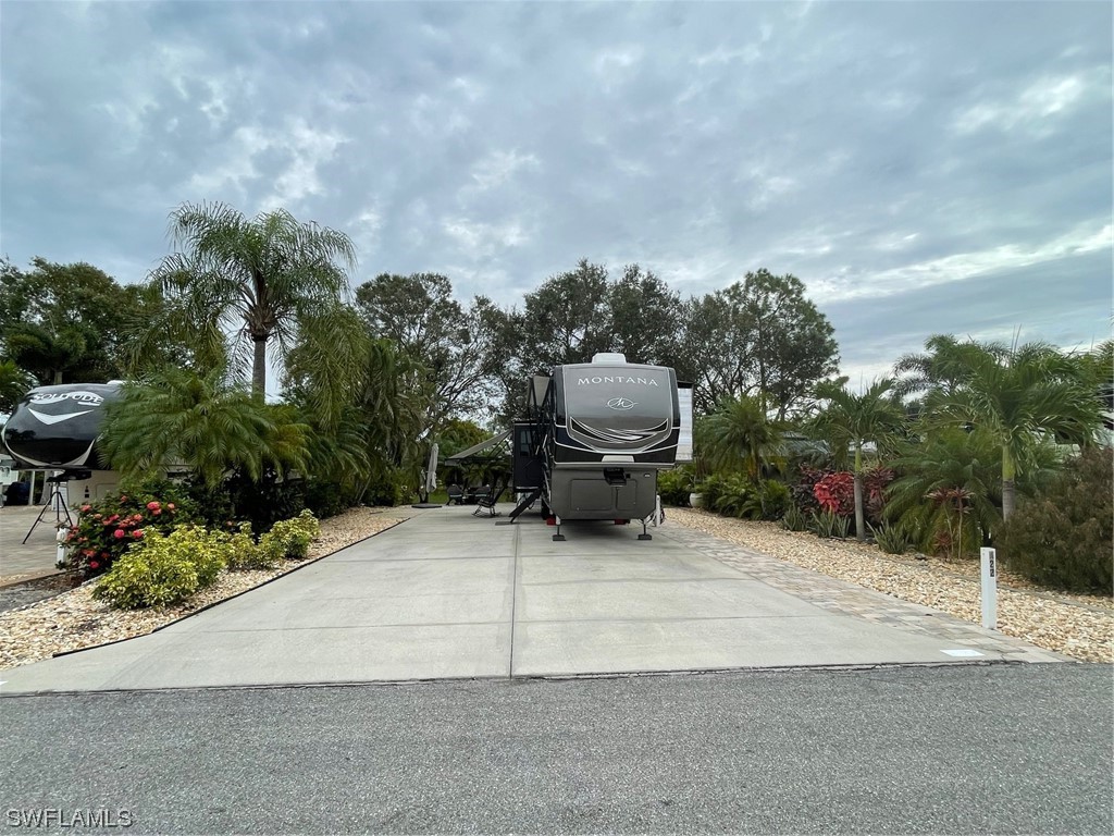 5825 Brightwood Drive Fort Myers FL 33905 223074053 image1