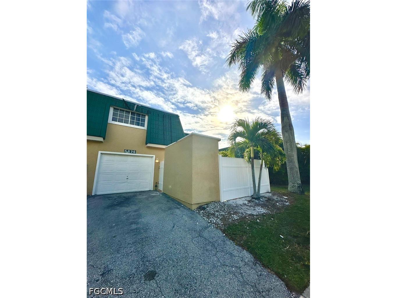 5826 Whiting Court Fort Myers FL 33919 2026025824 image1