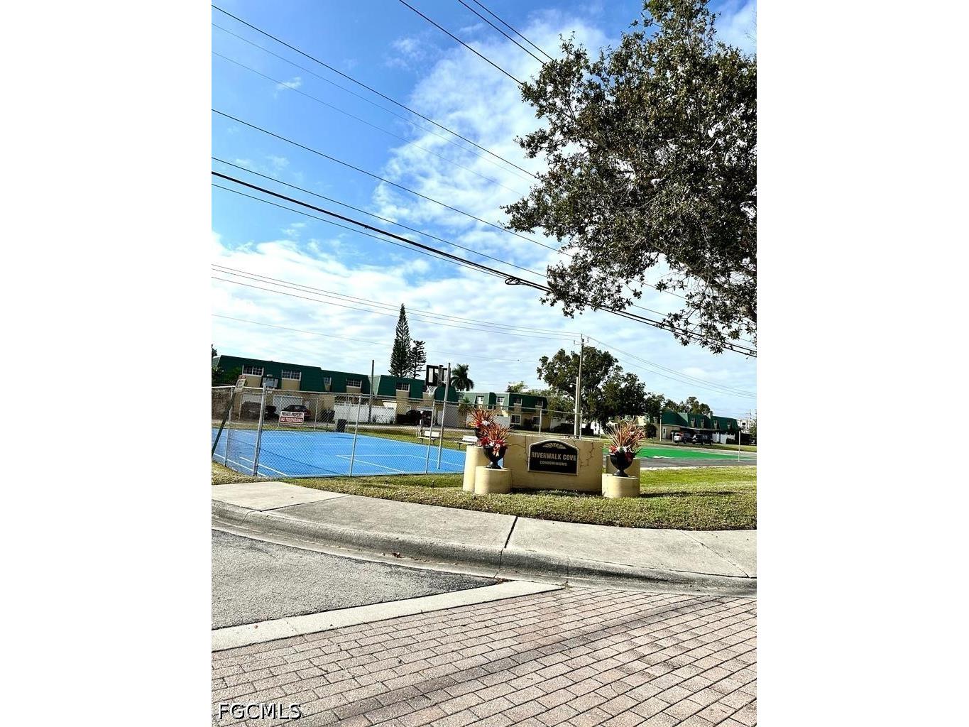5826 Whiting Court Fort Myers FL 33919 2026025824 image2