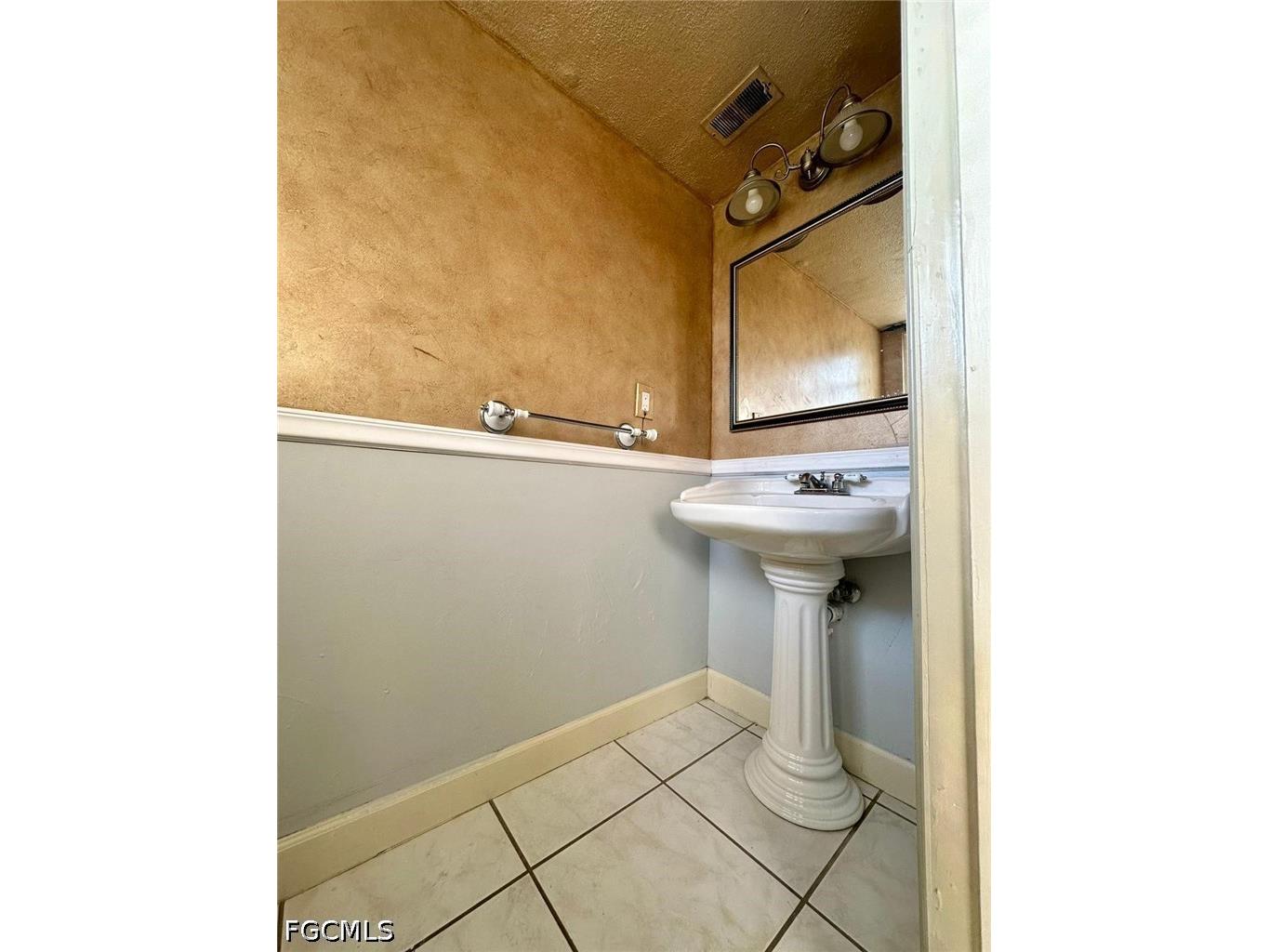 5826 Whiting Court Fort Myers FL 33919 2026025824 image24