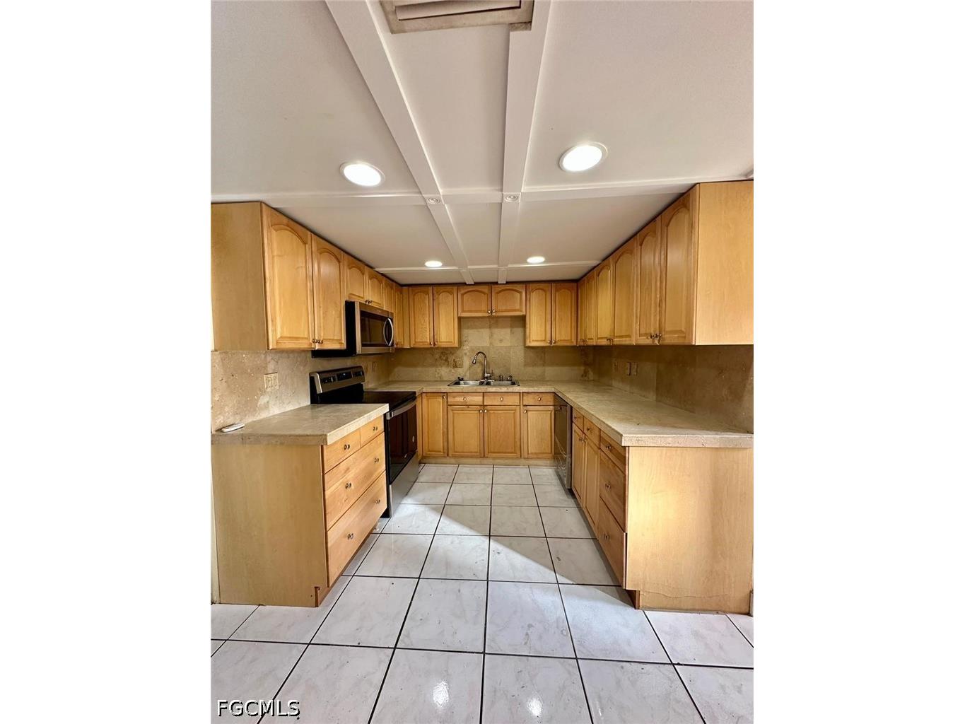 5826 Whiting Court Fort Myers FL 33919 2026025824 image8