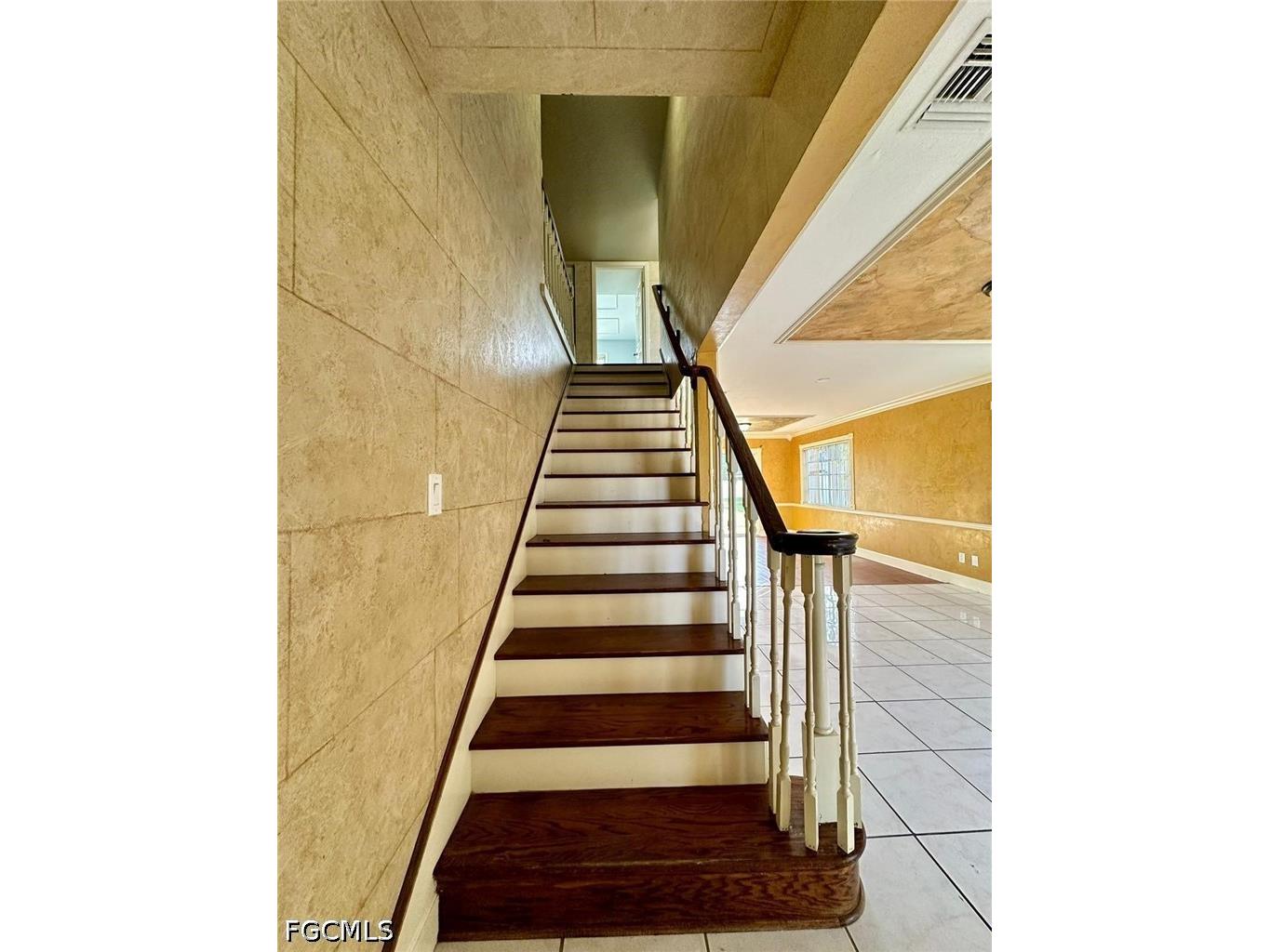 5826 Whiting Court Fort Myers FL 33919 2026025824 image9