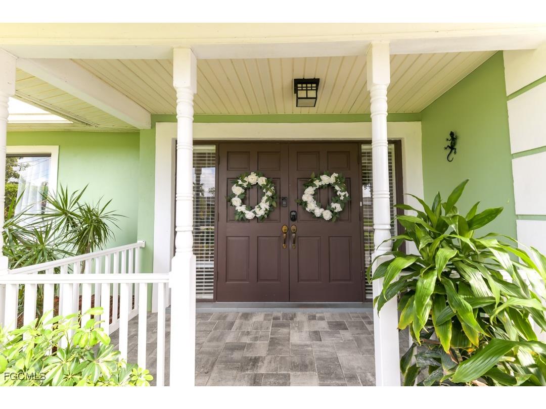 5829 Silvery Lane Fort Myers FL 33919 2025006734 image1