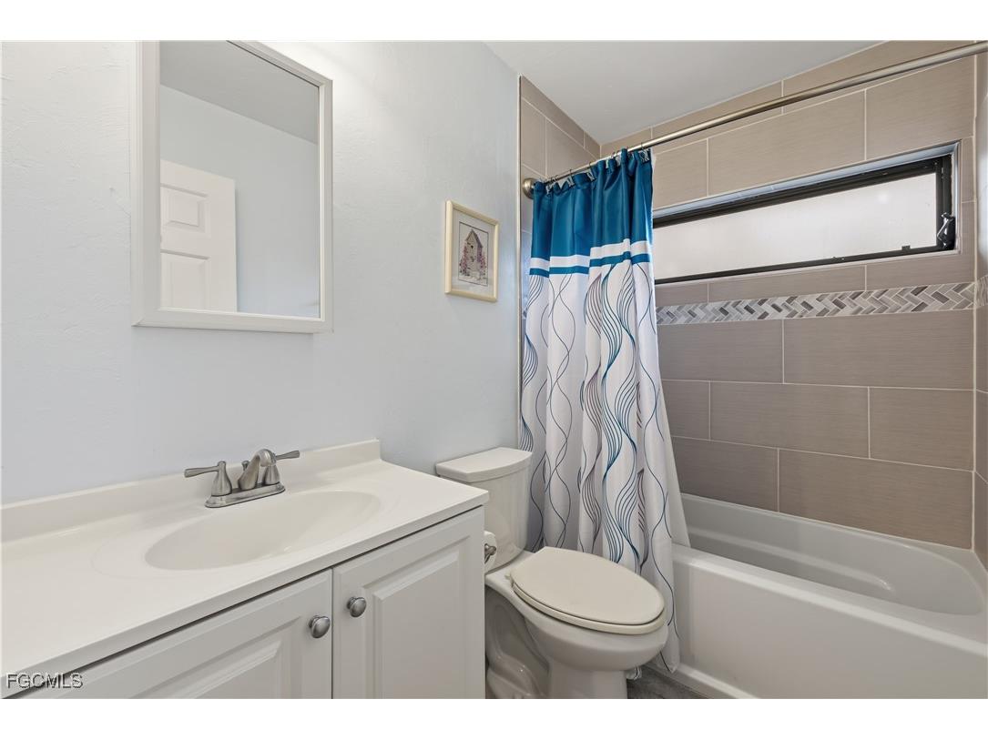 5829 Wild Fig Lane Fort Myers FL 33919 2025017500 image10