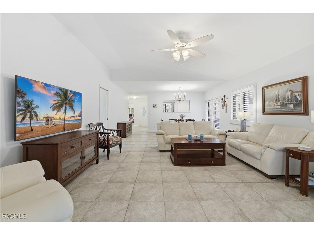 5829 Wild Fig Lane Fort Myers FL 33919 2025017500 image18