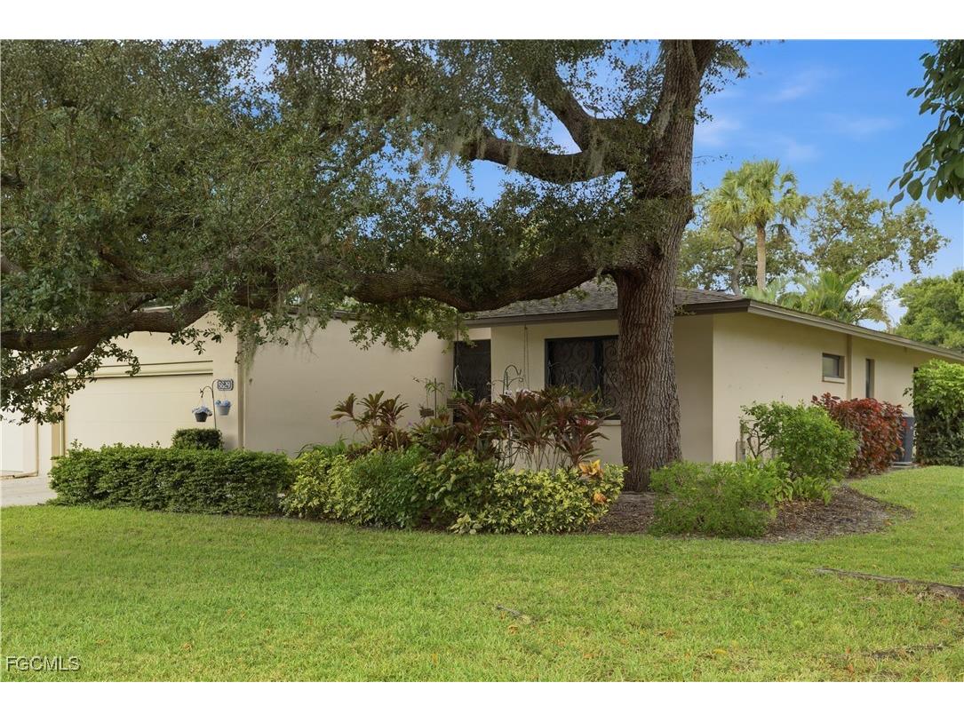 5829 Wild Fig Lane Fort Myers FL 33919 2025017500 image2