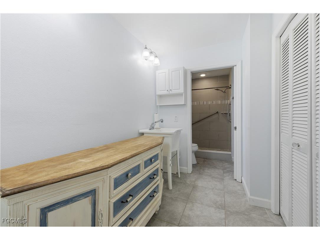 5829 Wild Fig Lane Fort Myers FL 33919 2025017500 image25