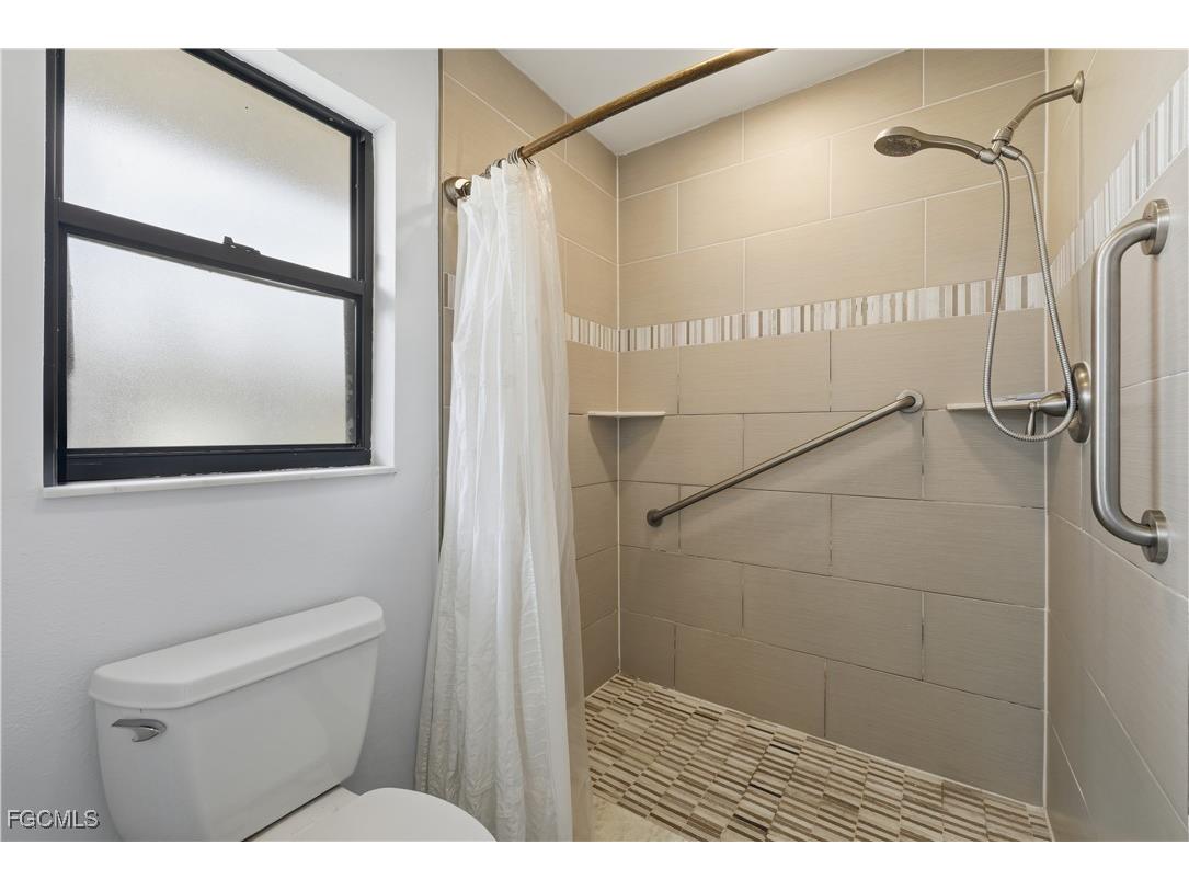 5829 Wild Fig Lane Fort Myers FL 33919 2025017500 image26