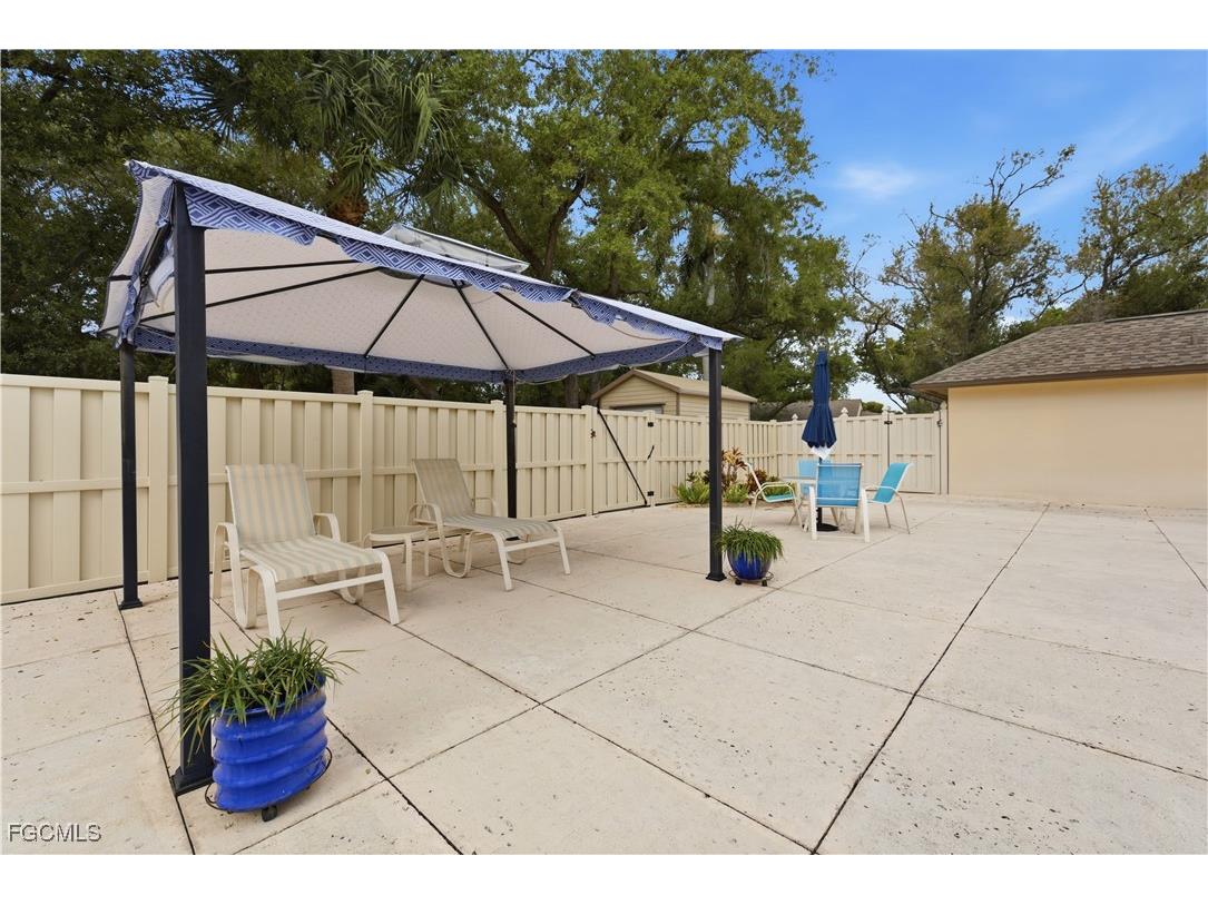 5829 Wild Fig Lane Fort Myers FL 33919 2025017500 image35