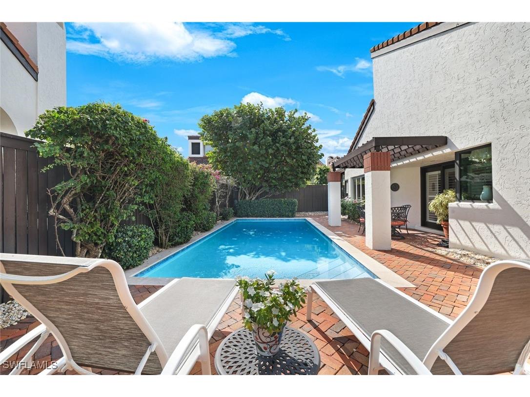 583 Bay Villas Lane #89 Naples FL 34108 225017680 image1