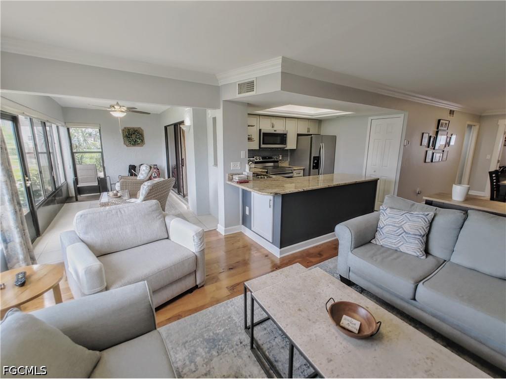 5830 Trailwinds Drive #814 Fort Myers FL 33907 2026018663 image3