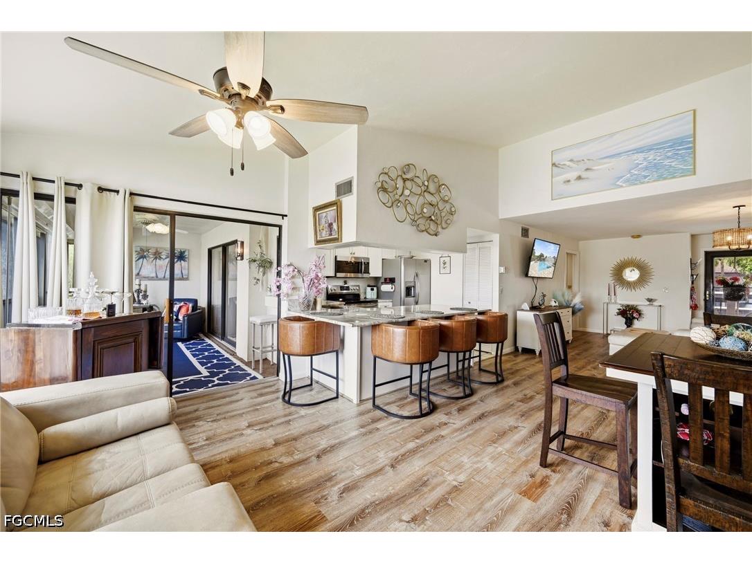 5830 Trailwinds Drive #824 Fort Myers FL 33907 2026024978 image2