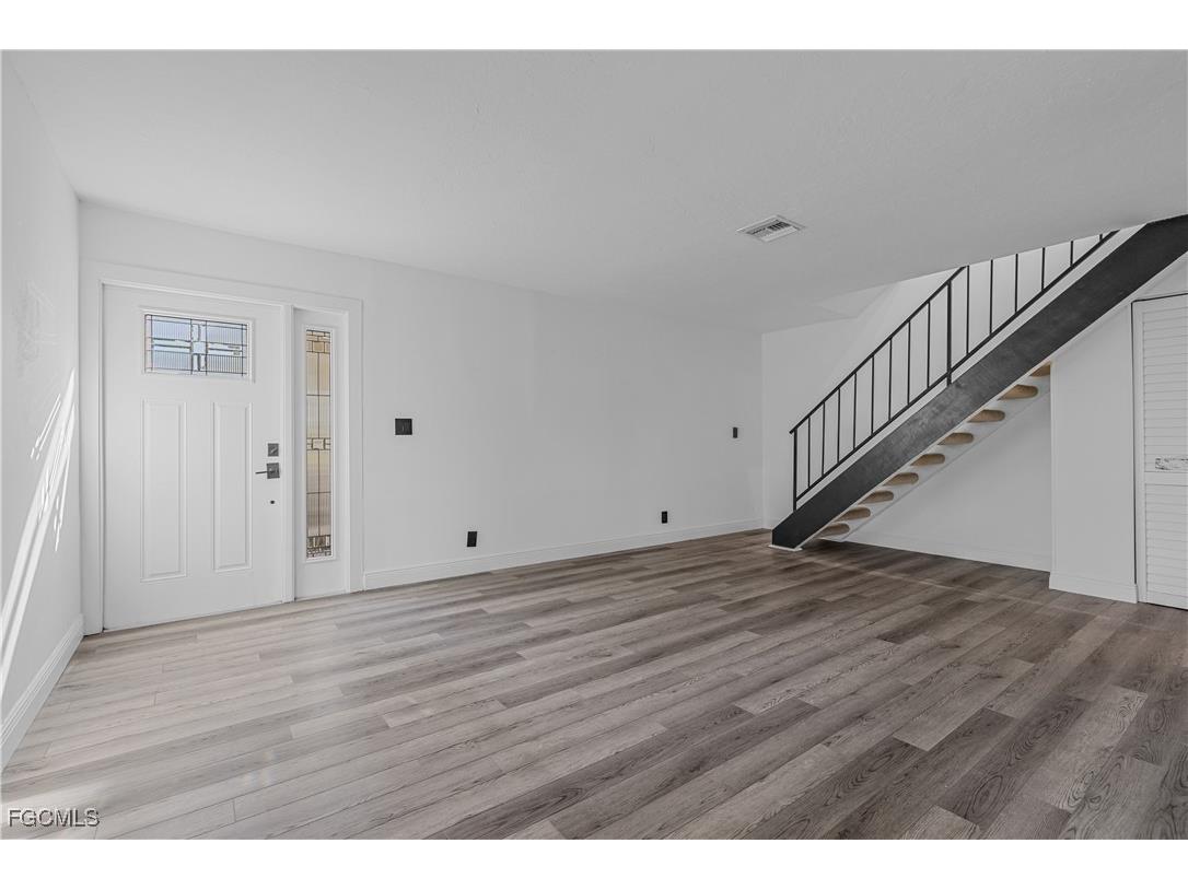 5836 Queen Elizabeth Way #3 Fort Myers FL 33907 2025012788 image12