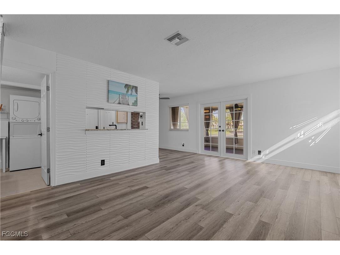 5836 Queen Elizabeth Way #3 Fort Myers FL 33907 2025012788 image4