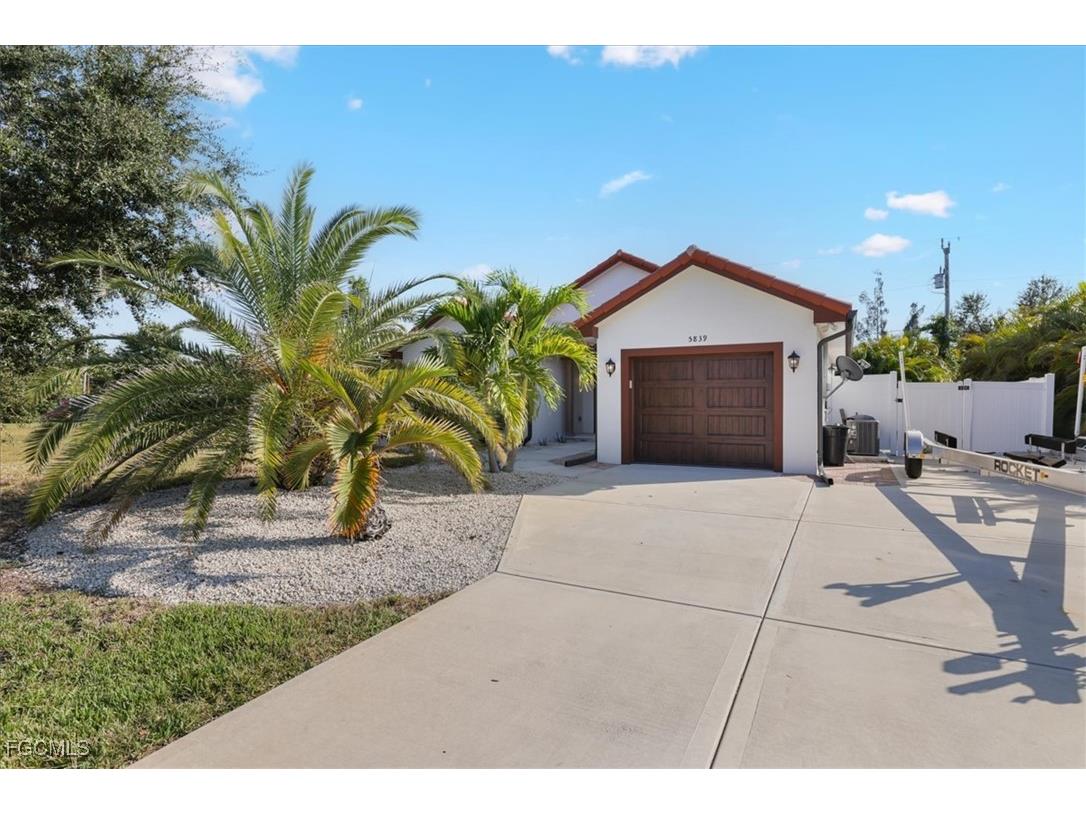 5839 Bonita Road Bokeelia FL 33922 2025007248 image3