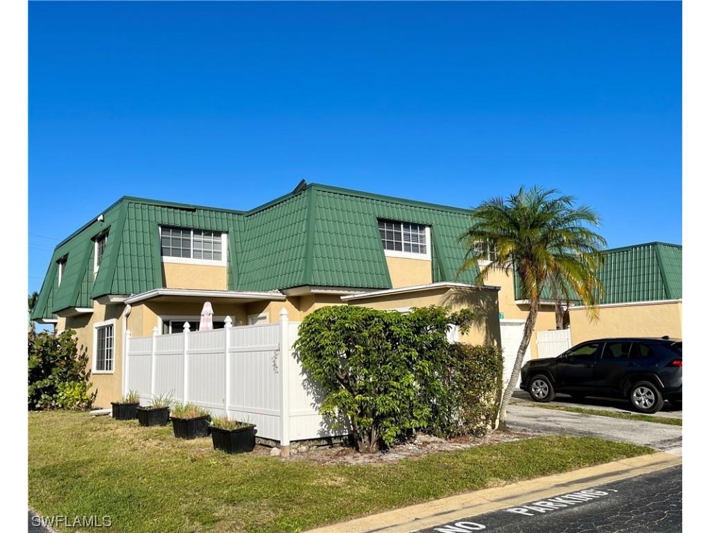 5839 Whiting Court Fort Myers FL 33919 223035638 image1