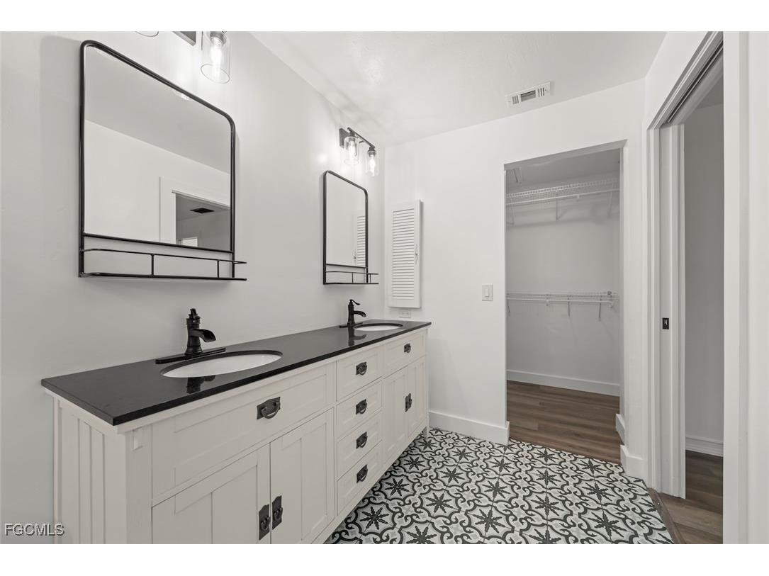 5840 Crabwood Court Fort Myers FL 33919 2025025786 image27