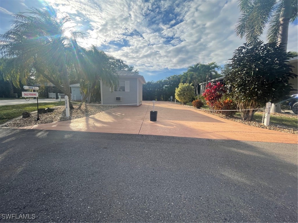 5840 Maplewood Court Fort Myers FL 33905 226001661 image1