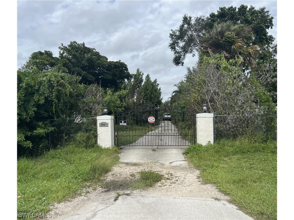 5841 Dogwood Way Naples FL 34116 223074899 image1