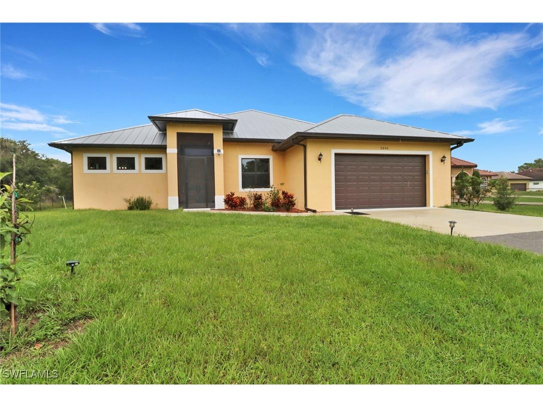 5845 Desoto Boulevard N Naples FL 34120 224069225 image1