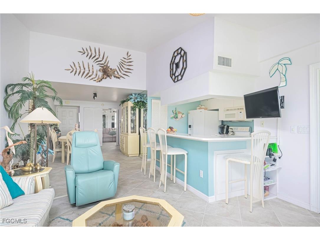 5845 Trailwinds Drive #531 Fort Myers FL 33907 2025009145 image10