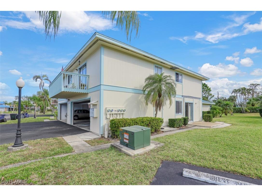 5848 Queen Elizabeth Way #2 Fort Myers FL 33907 223058183 image1