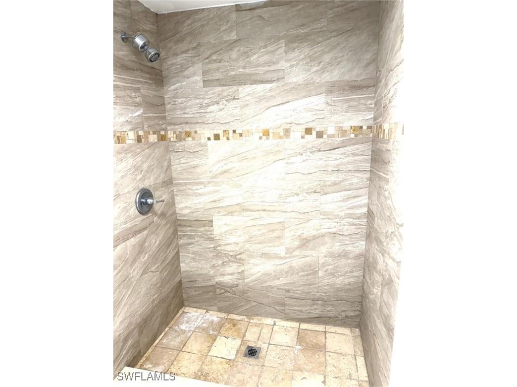 585 14th Street N Naples FL 34102 226000370 image17
